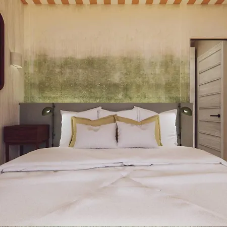 Bonjour Sauvage Jean De Luz * سان جان دو لوز