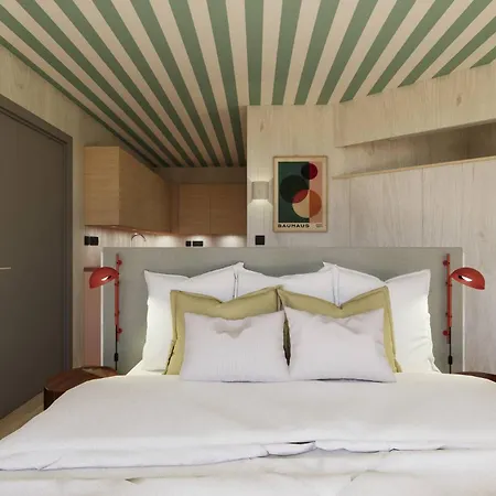 Bonjour Sauvage Jean De Luz مكان تخييم *